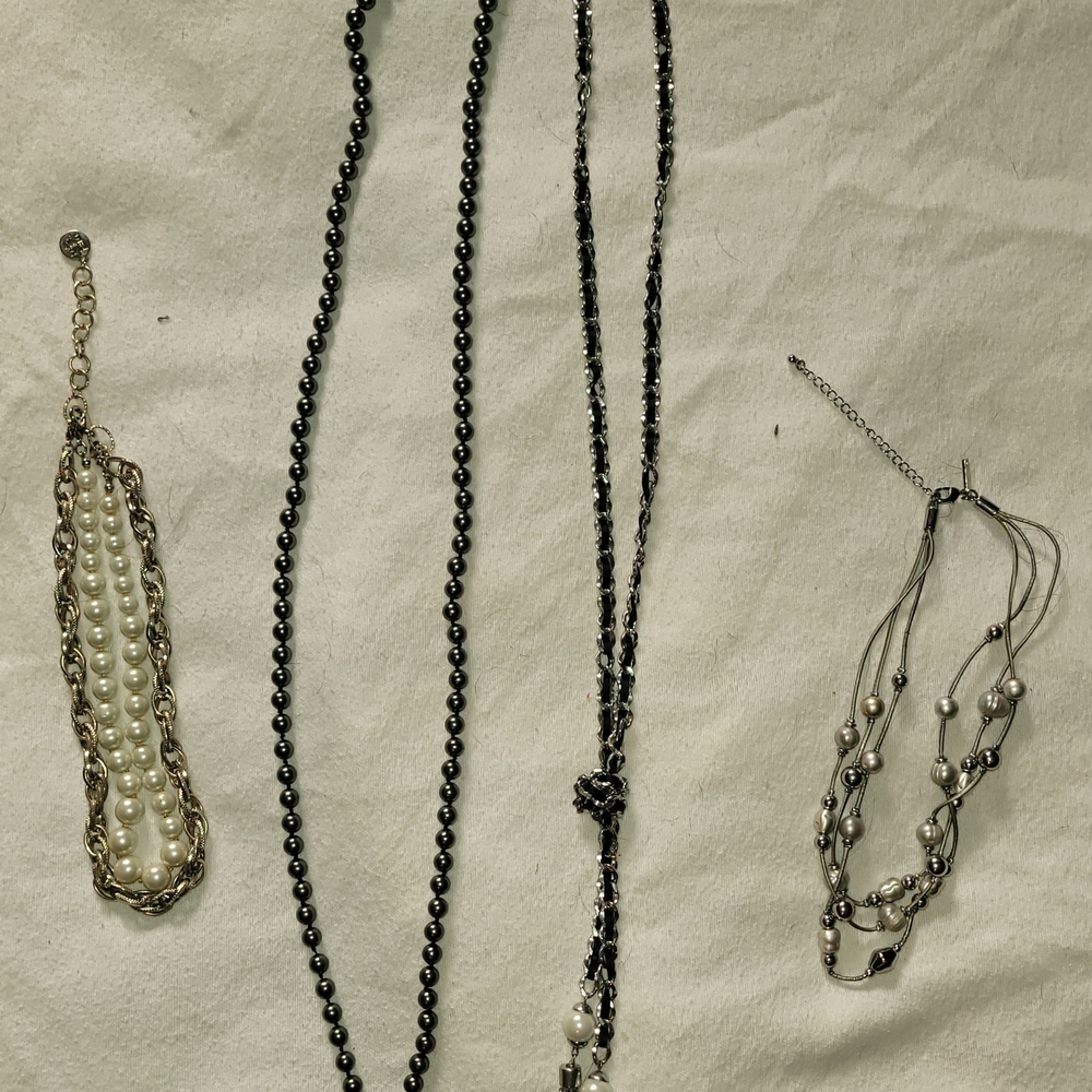 Womans Elegant Silver and Black Pearl Necklace Set From White House Black Market